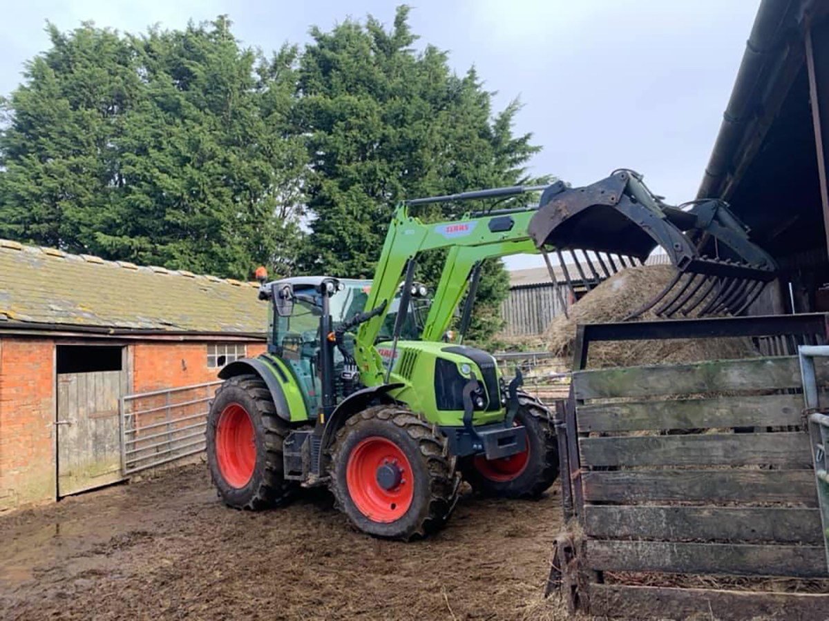 Best-selling loader tractors 120-130hp: The do it all - Profi