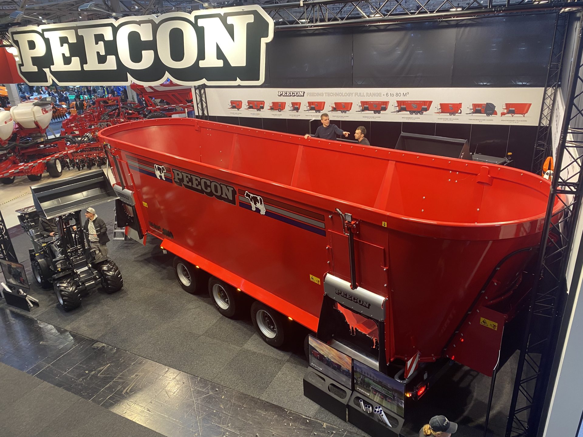 Four axles and augers on Peecon feeder