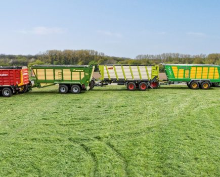 030-036_pt_forage_trailer