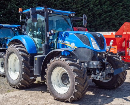054-061_um_new_holland