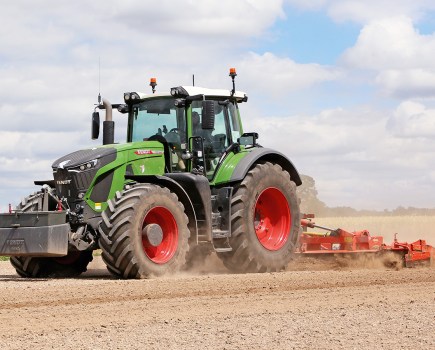 088-094_tracks_vs_tyres