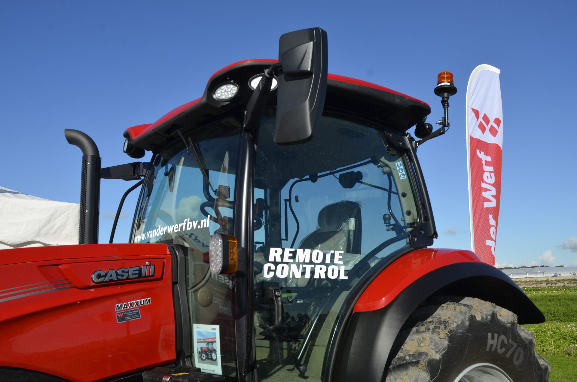 Remote controlled Case IH Maxxum Profi